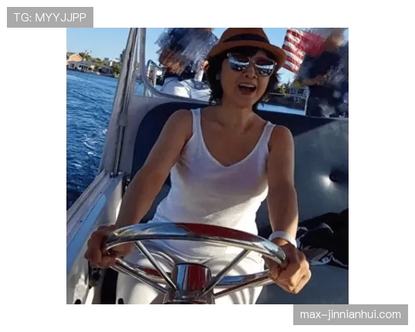 刷到朱琳晒的咖啡照，价格能顶我好几个月房租